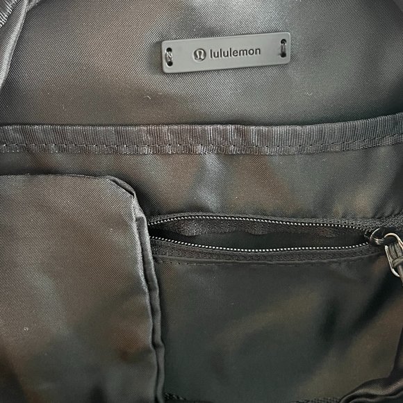 NWT Floral Spritz Multi lululemon Fast and Free Backpack *13L main image 11